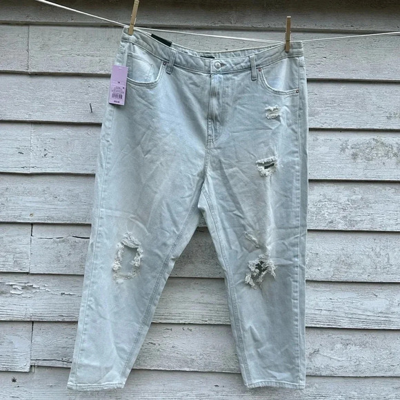 Wild Fable SUPER HIGH-RISE MOM EAN
MOM JEANS DE TIRO SUPER ALTO size 18 - Picture 1 of 5